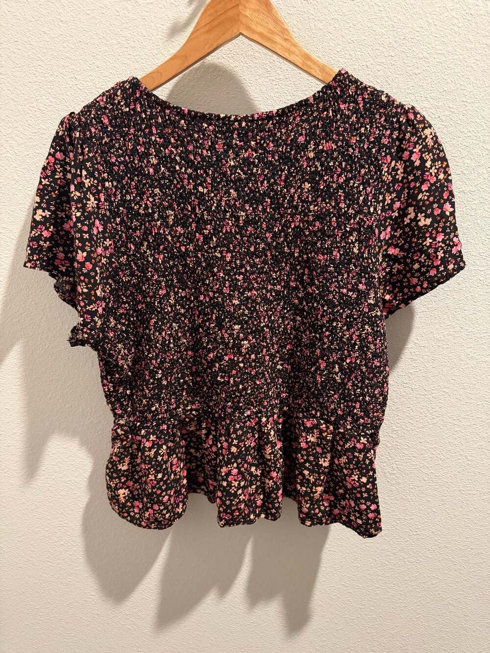 Old Navy Smocked Floral Peplum Flutter-Sleeve Top - Picture 4 of 4